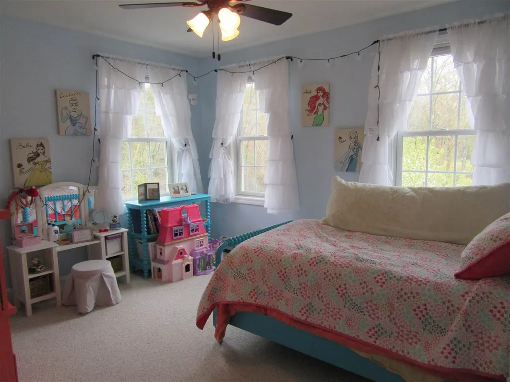 17 Hiltons Lane Rochester NH 03868