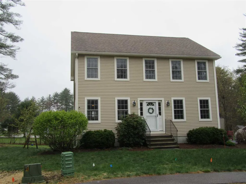 17 Hiltons Lane Rochester NH 03868