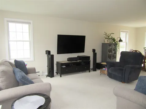 17 Hiltons Lane Rochester NH 03868
