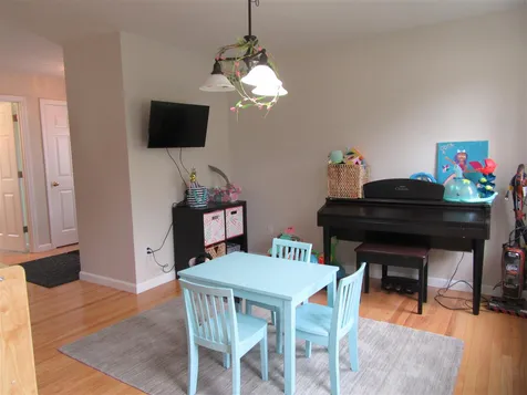 17 Hiltons Lane Rochester NH 03868