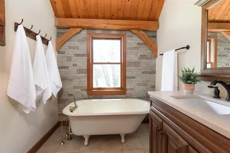 204 South Road Kensington NH 03833