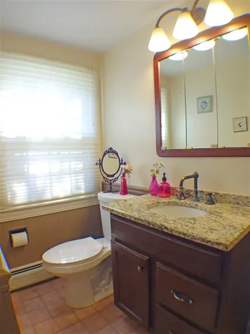 17 Kipling Street Nashua NH 03062