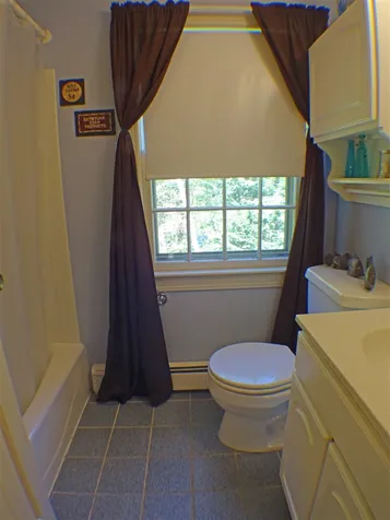 17 Kipling Street Nashua NH 03062