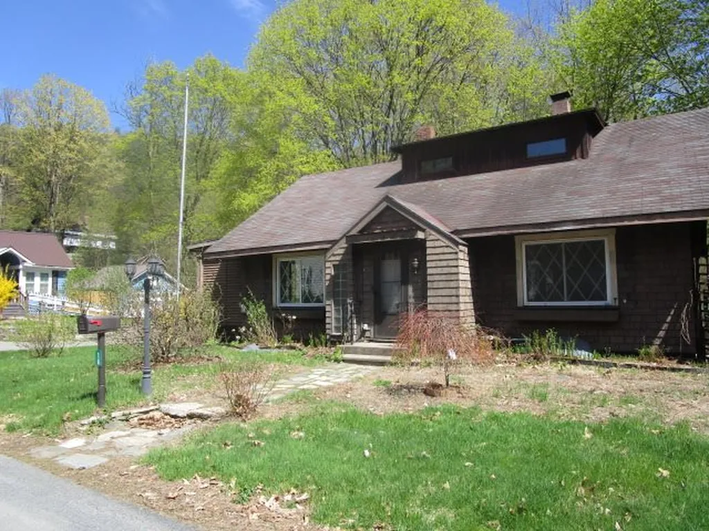16 Royal Street Springfield VT 05156