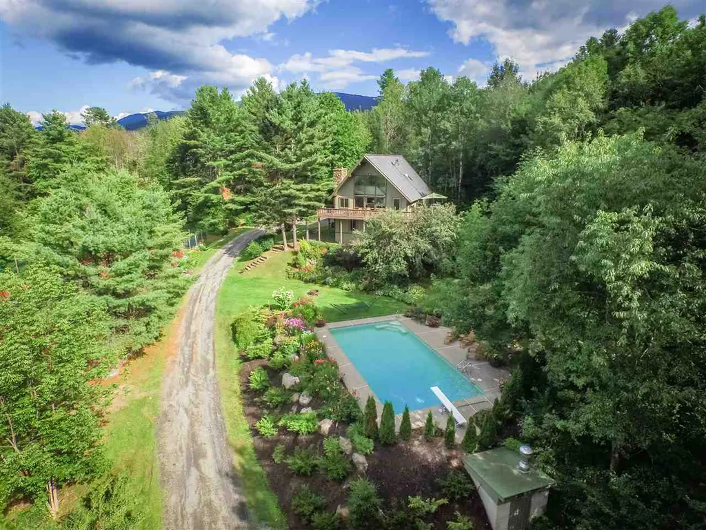 151 North Hill Road Stowe VT 05672