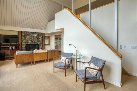 151 North Hill Road Stowe VT 05672