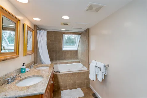 151 North Hill Road Stowe VT 05672