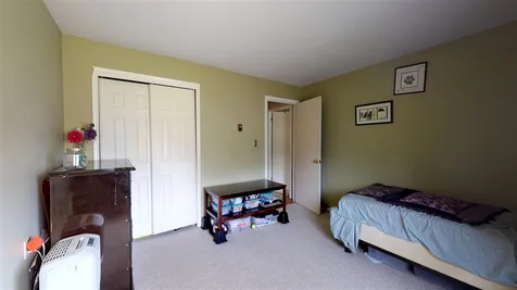 37 Hawthorne Circle South Burlington VT 05403
