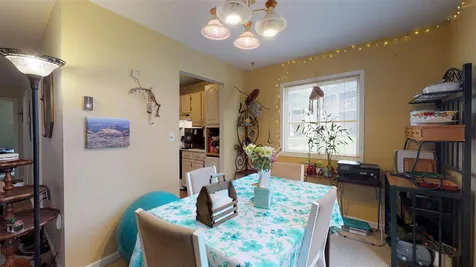 37 Hawthorne Circle South Burlington VT 05403