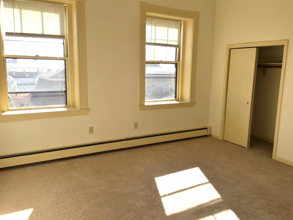 521 Pine Street Manchester NH 03104