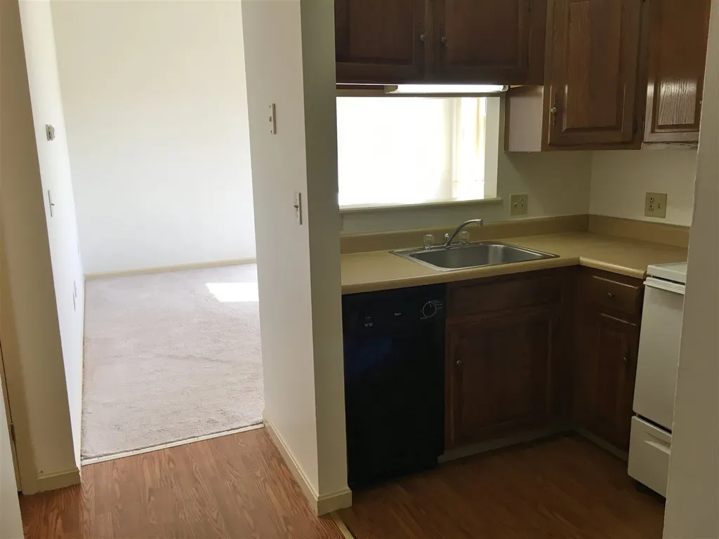 521 Pine Street Manchester NH 03104