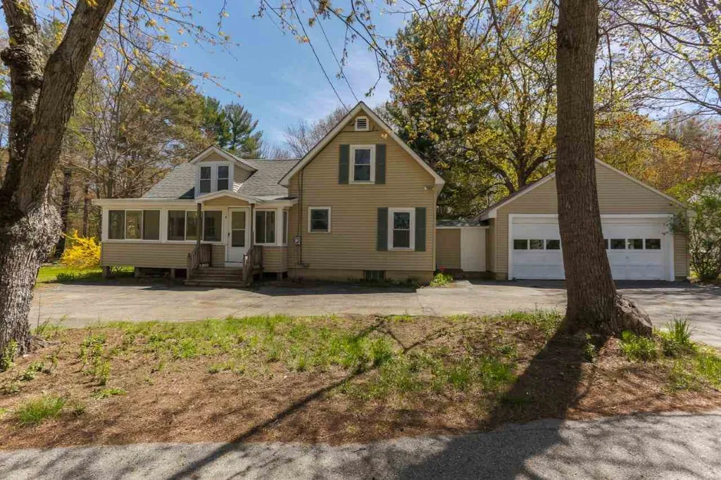 8 Howe Road Rollinsford NH 03869