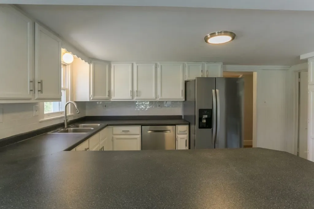 8 Howe Road Rollinsford NH 03869