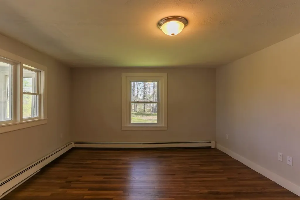 8 Howe Road Rollinsford NH 03869