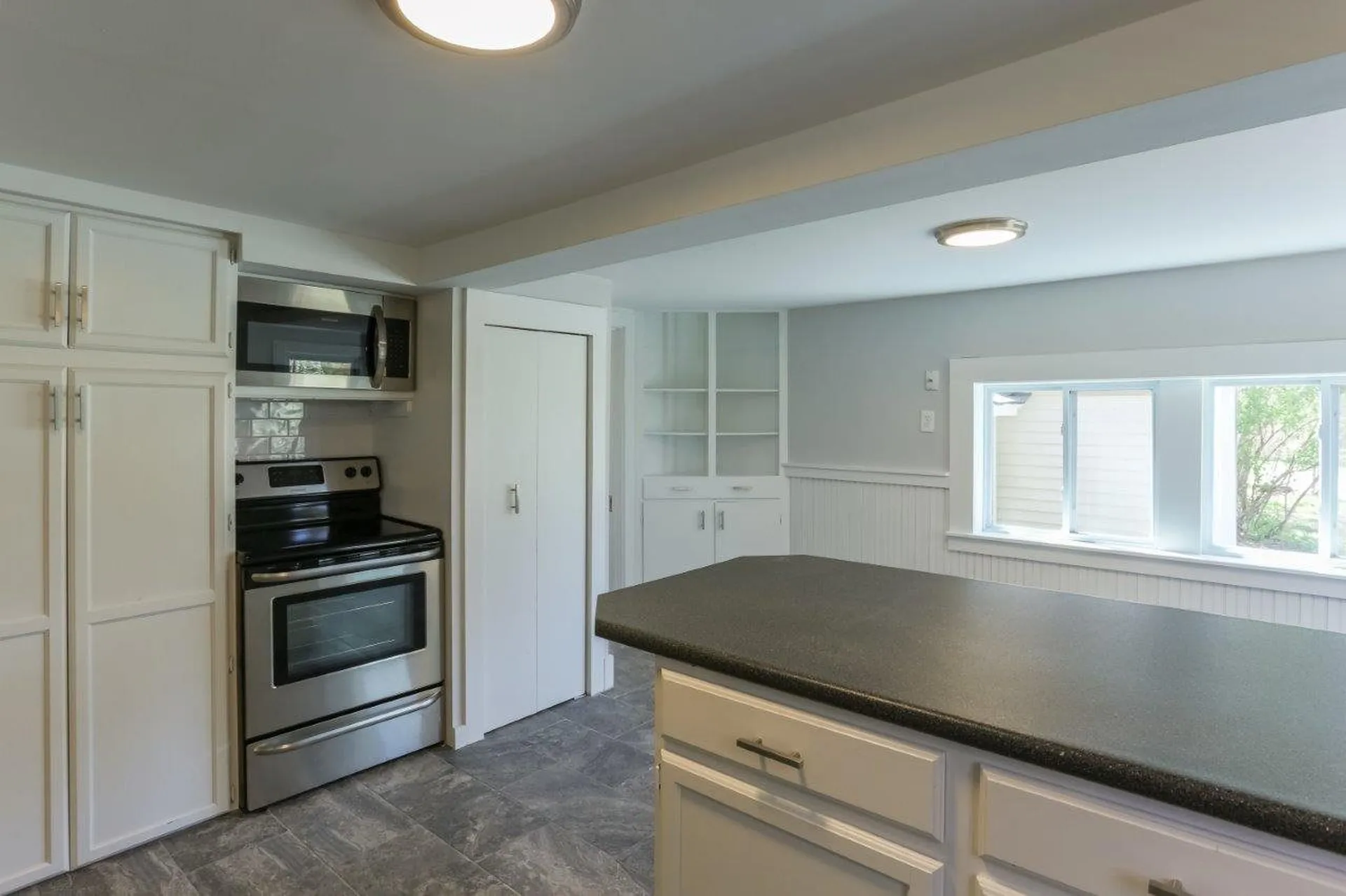 8 Howe Road Rollinsford NH 03869