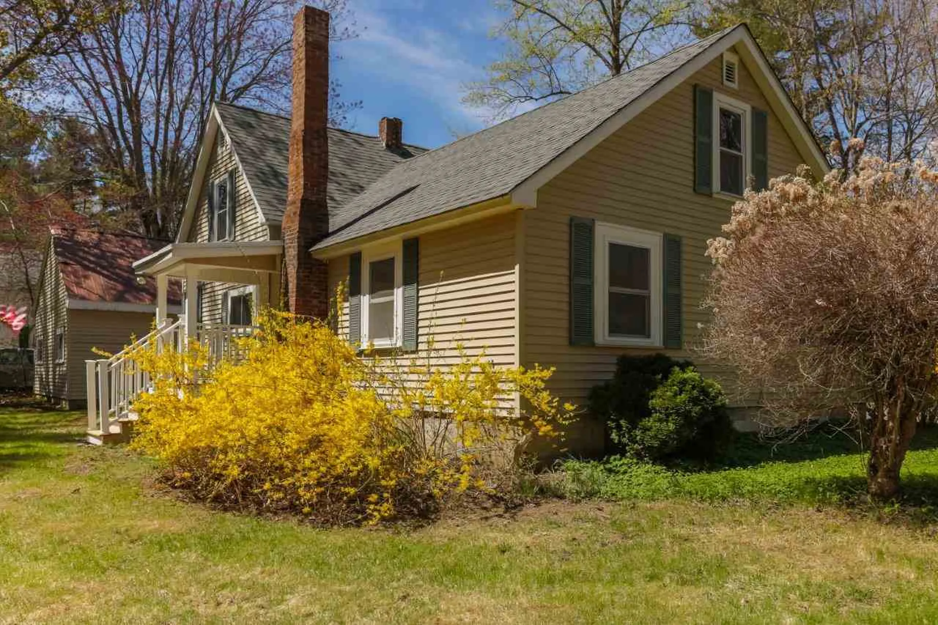 8 Howe Road Rollinsford NH 03869