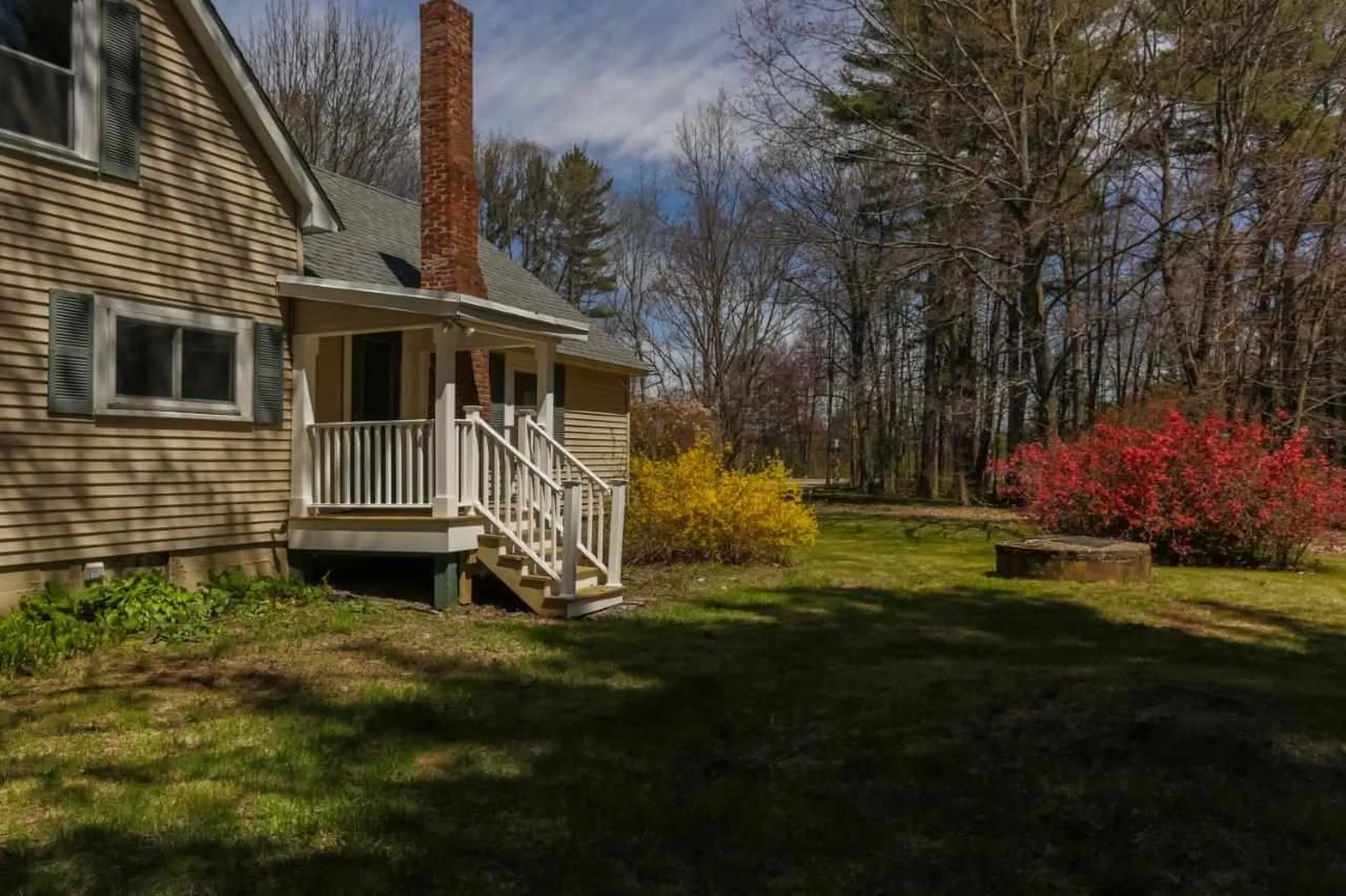8 Howe Road Rollinsford NH 03869