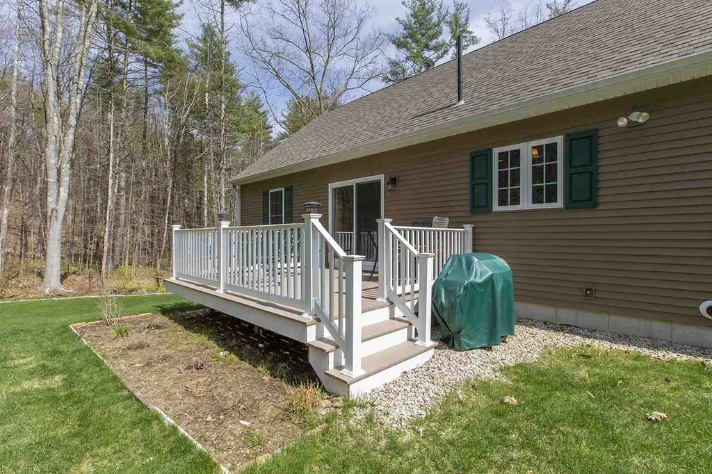 38 Morgan Drive Epping NH 03042