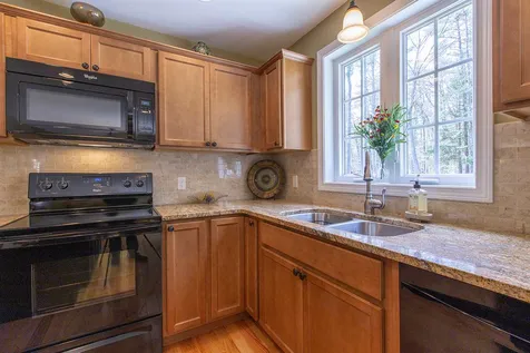 38 Morgan Drive Epping NH 03042