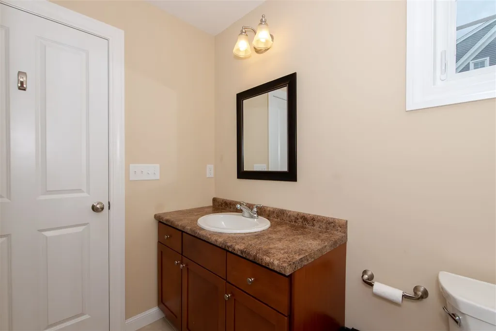 4 Honeycomb Way Newmarket NH 03857