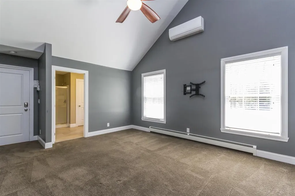 39 Glastombury Drive Sandown NH 03873