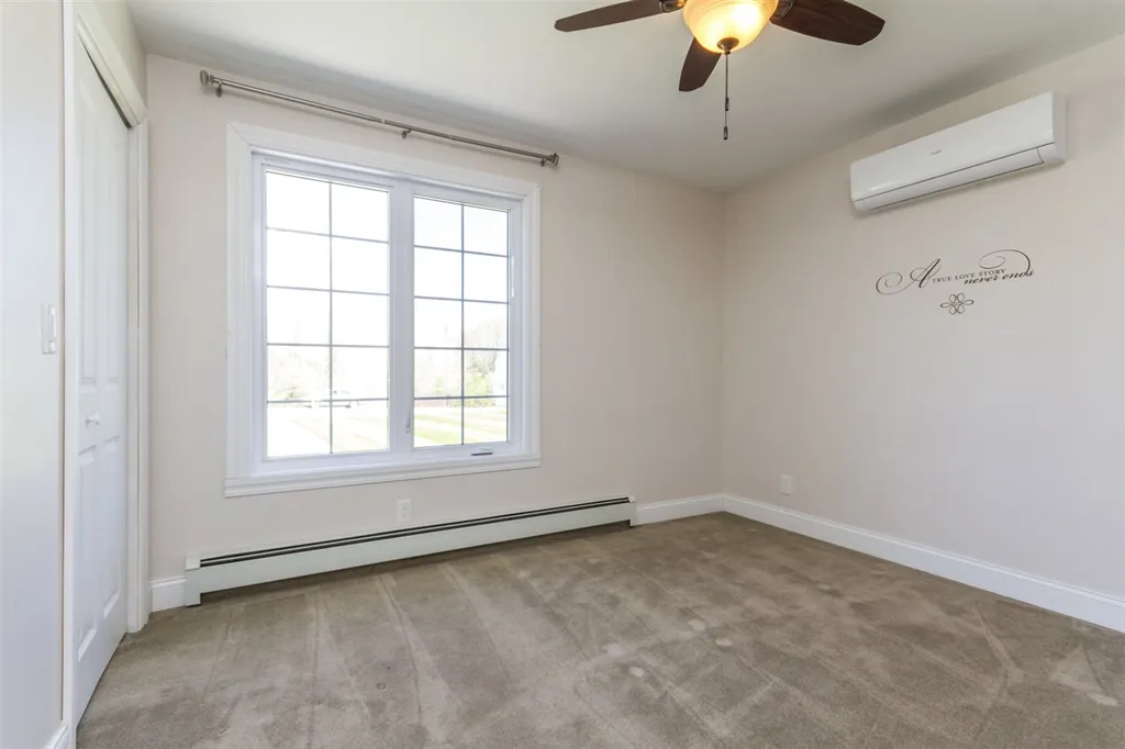 39 Glastombury Drive Sandown NH 03873
