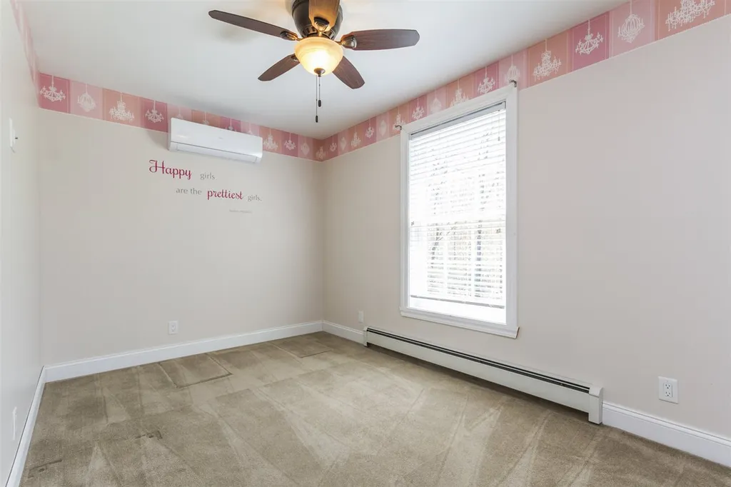 39 Glastombury Drive Sandown NH 03873