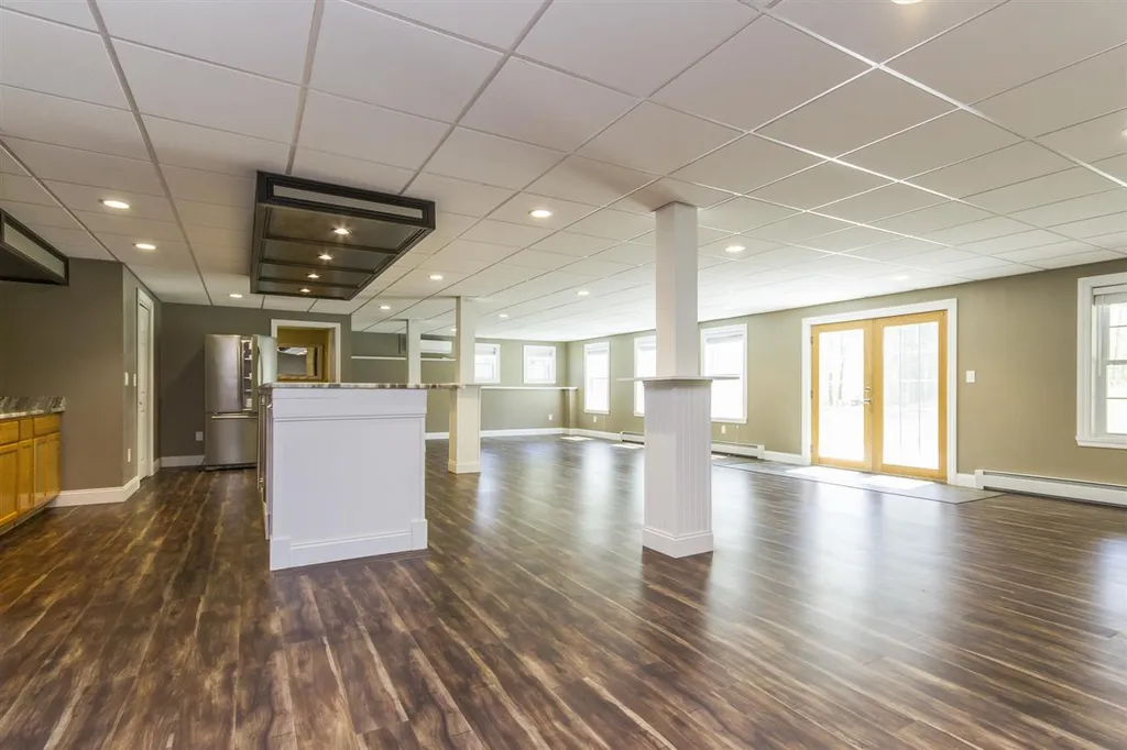 39 Glastombury Drive Sandown NH 03873