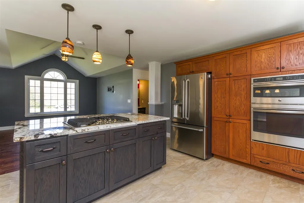 39 Glastombury Drive Sandown NH 03873
