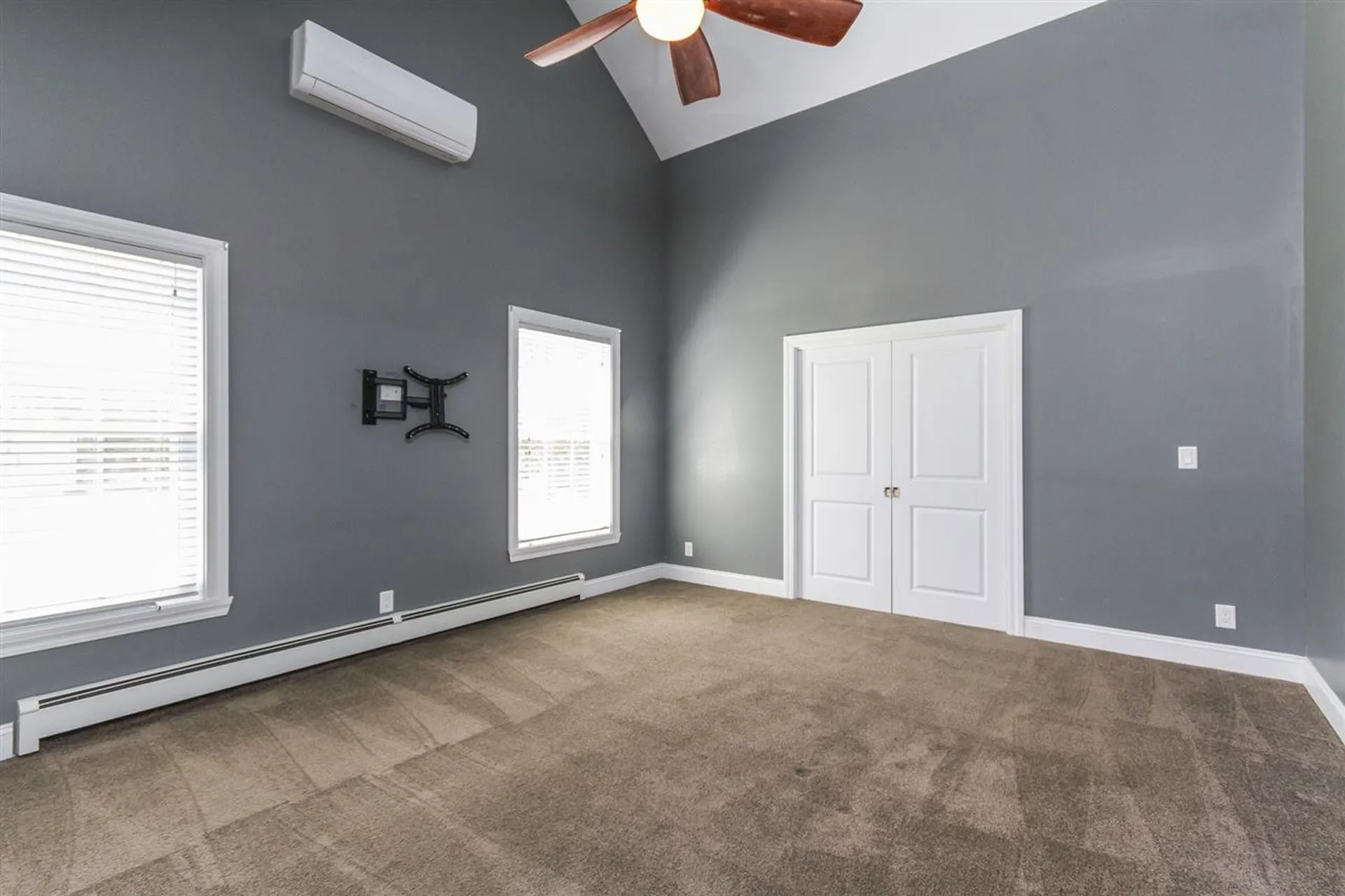 39 Glastombury Drive Sandown NH 03873