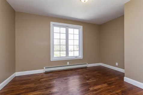 39 Glastombury Drive Sandown NH 03873