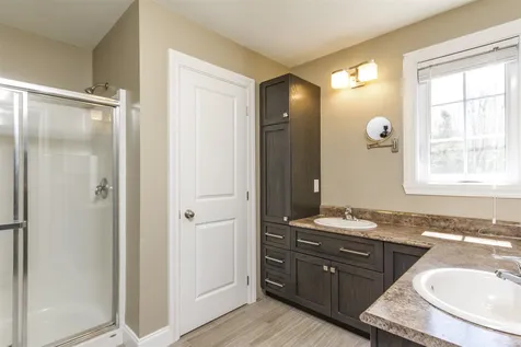39 Glastombury Drive Sandown NH 03873