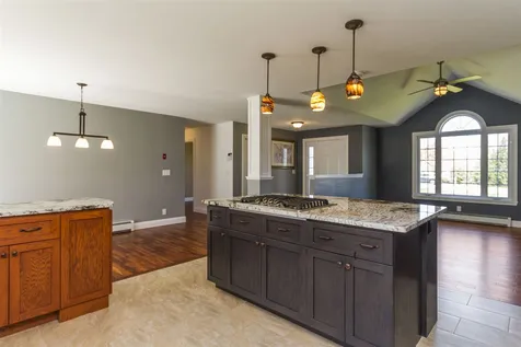 39 Glastombury Drive Sandown NH 03873