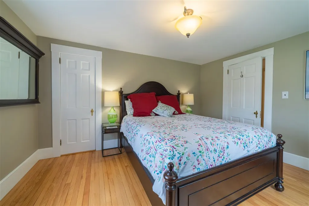 42 Pressey Court New London NH 03257