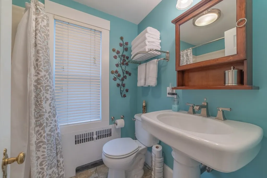 42 Pressey Court New London NH 03257