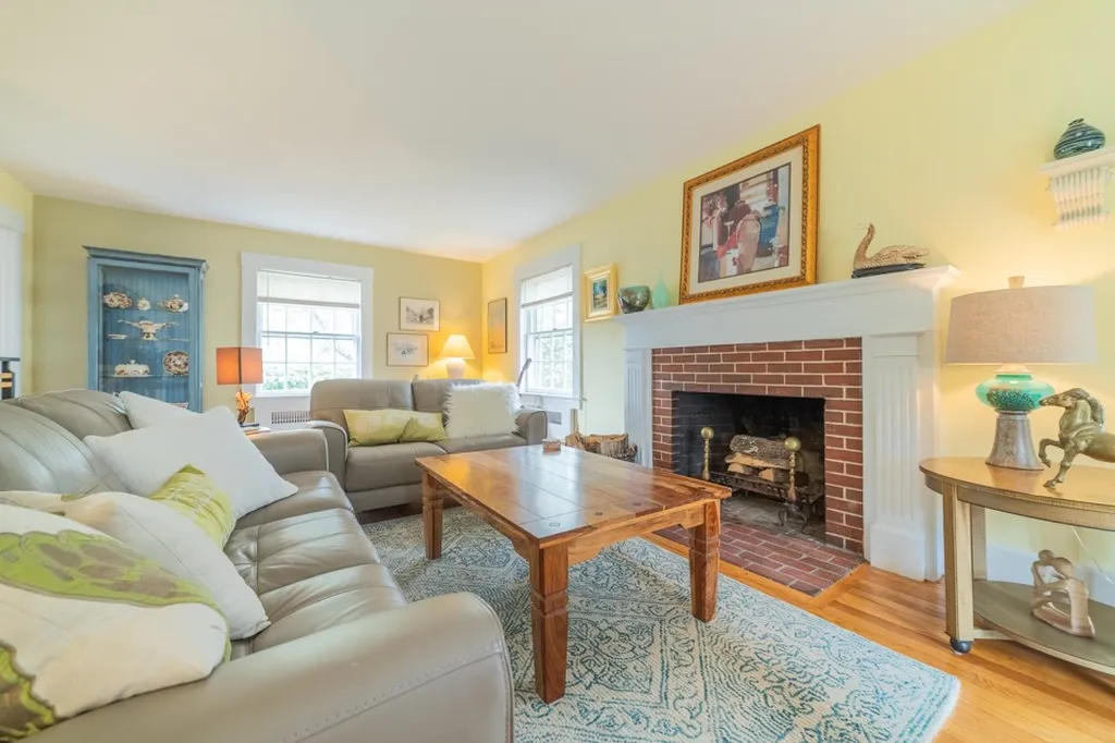 42 Pressey Court New London NH 03257