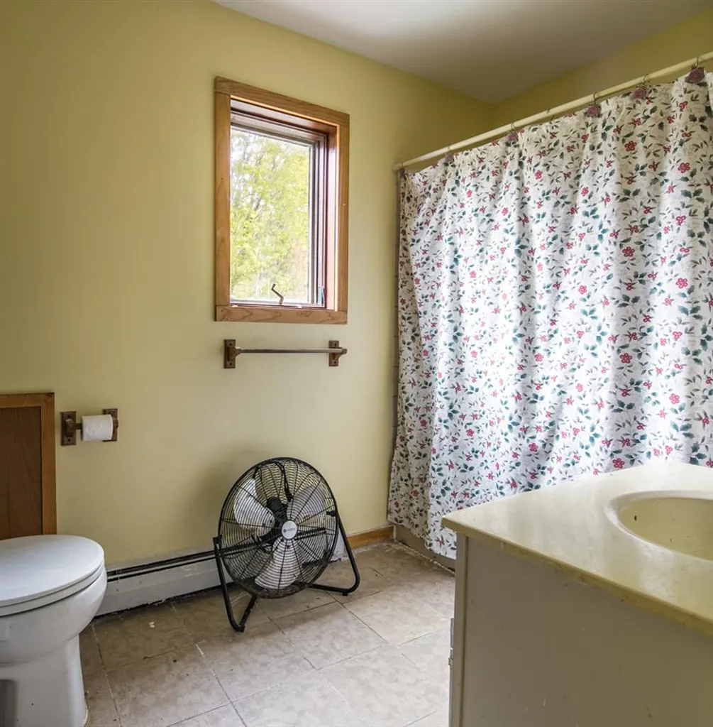 21 Foster Road Essex VT 05452