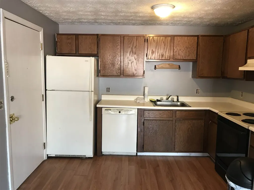 45 Log Street Manchester NH 03102