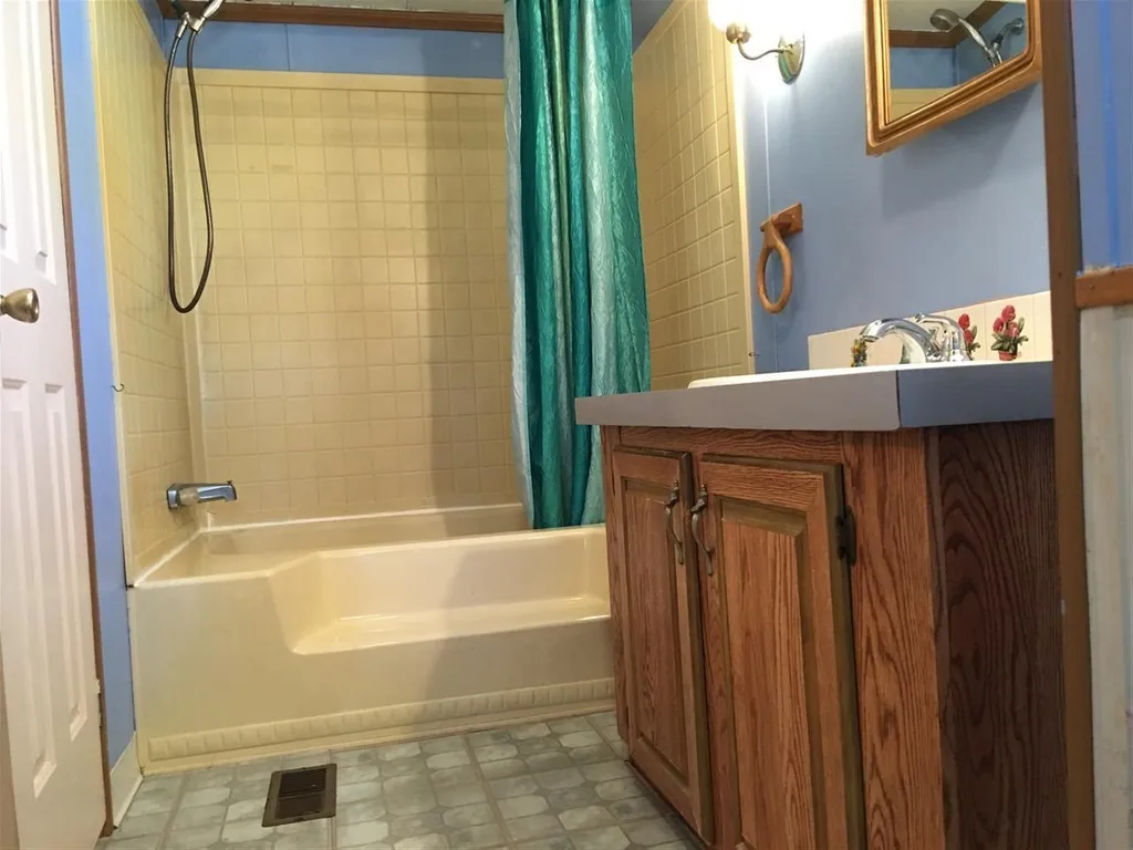 5 Earl Avenue Winchester NH 03470