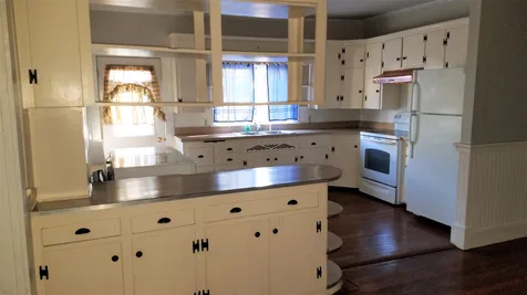 12 Elkins Street Franklin NH 03235