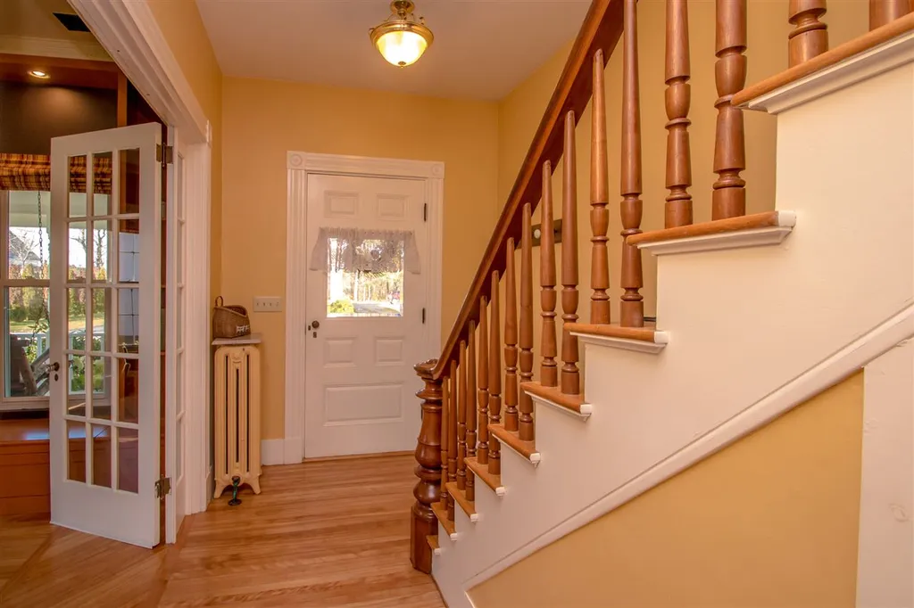 17 Pleasant Street Lancaster NH 03584