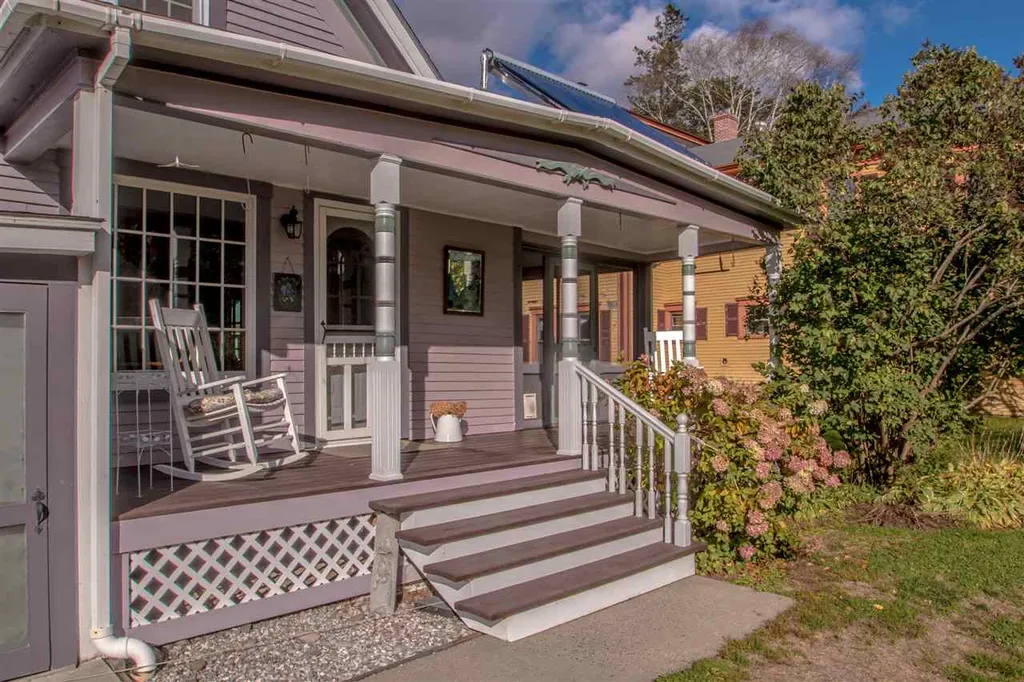 17 Pleasant Street Lancaster NH 03584