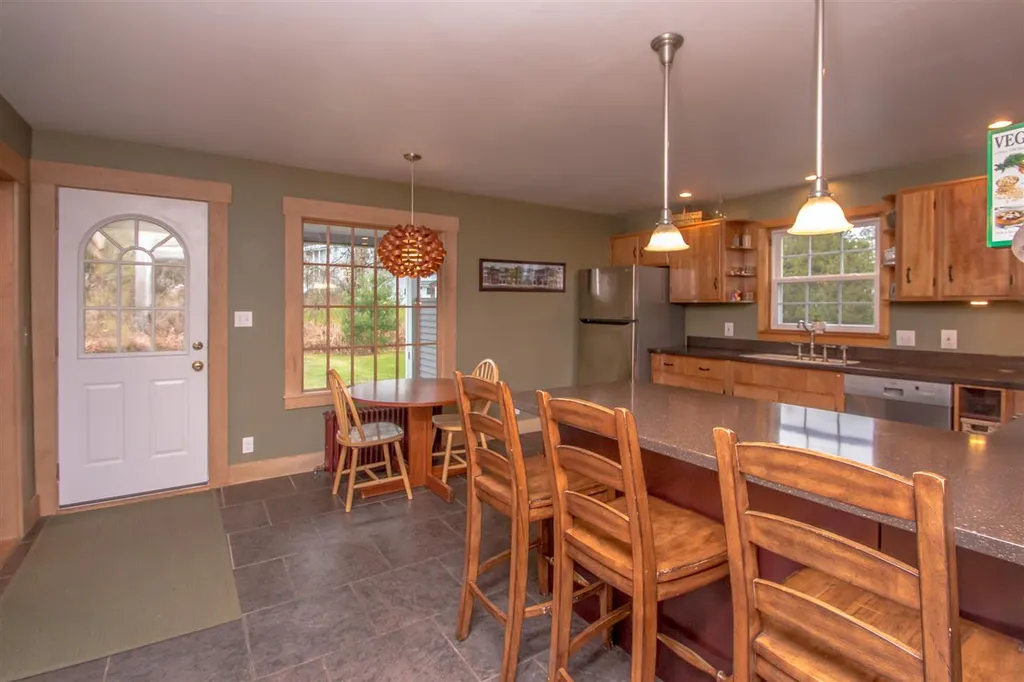 17 Pleasant Street Lancaster NH 03584