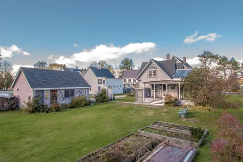 17 Pleasant Street Lancaster NH 03584