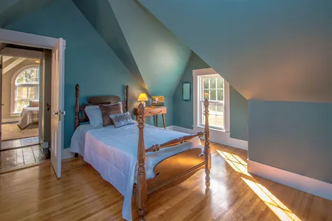 17 Pleasant Street Lancaster NH 03584