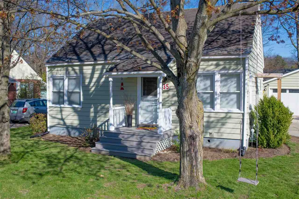 35 Cayuga Court Burlington VT 05408