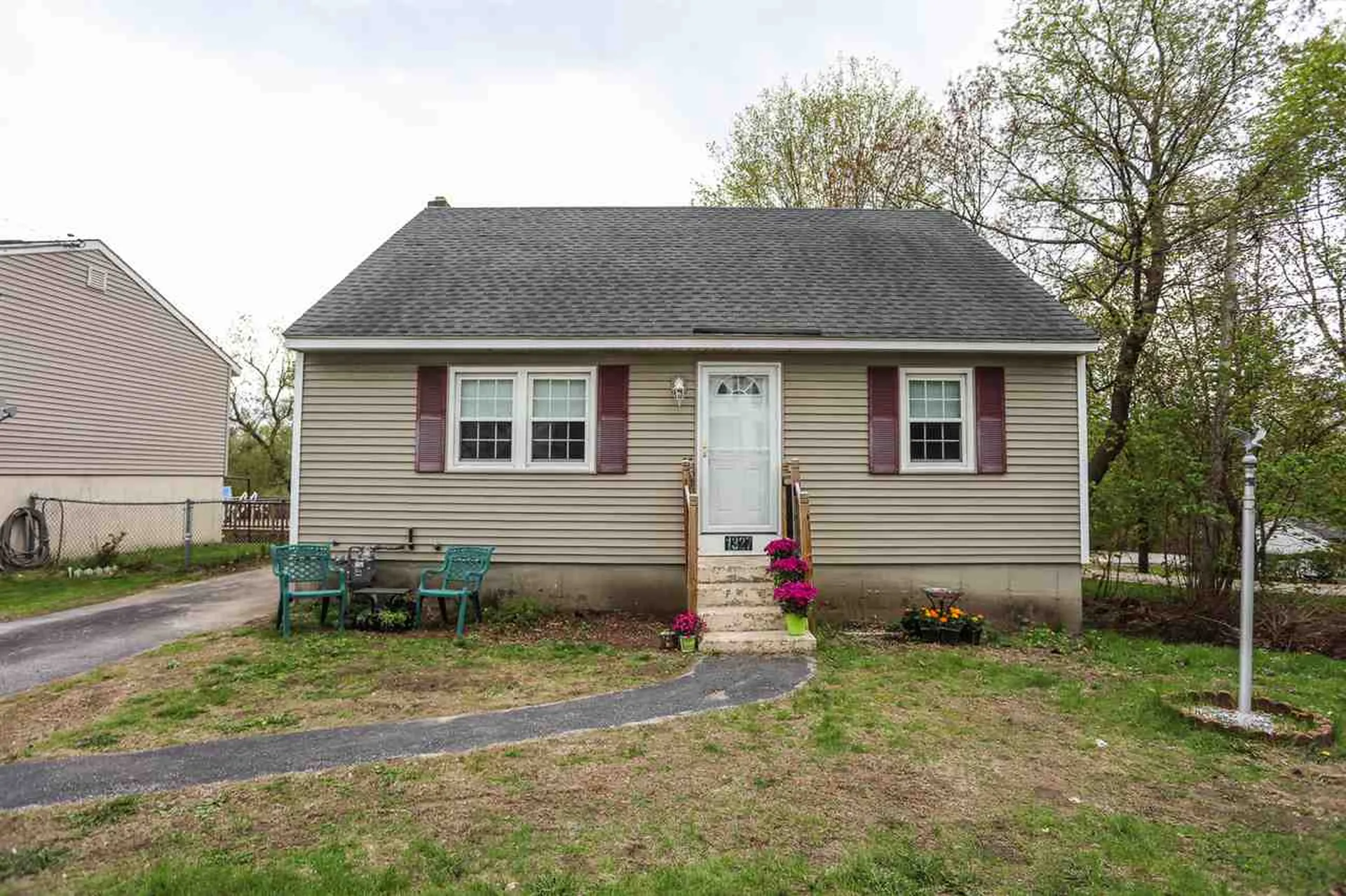 1327 Candia Road Manchester NH 03109