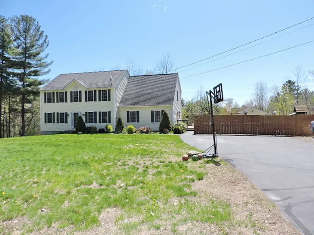81 Gould Road Weare NH 03281