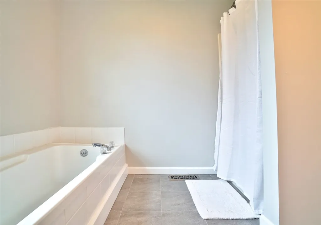 70 Naticook Avenue Litchfield NH 03052