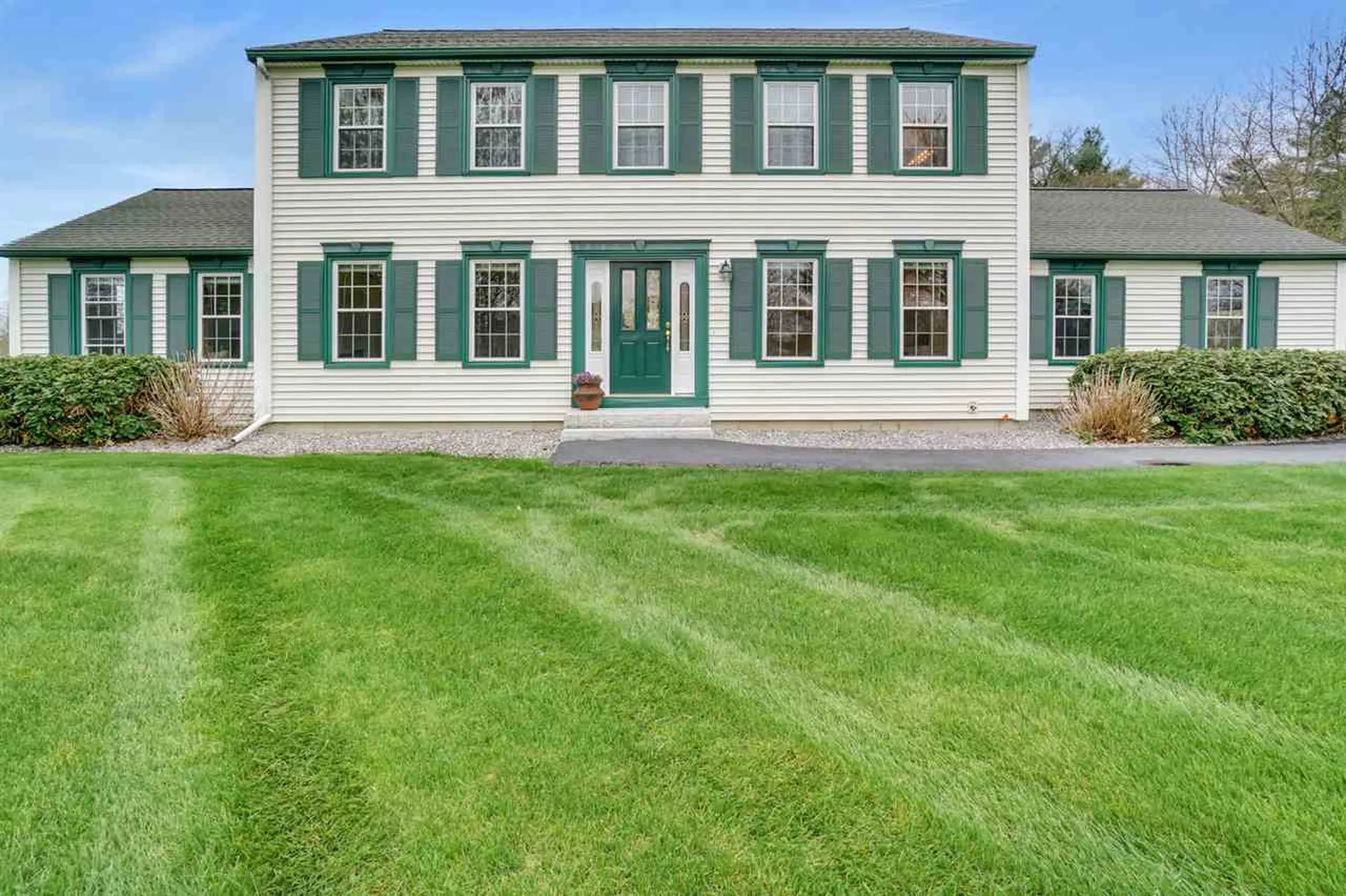 70 Naticook Avenue Litchfield NH 03052
